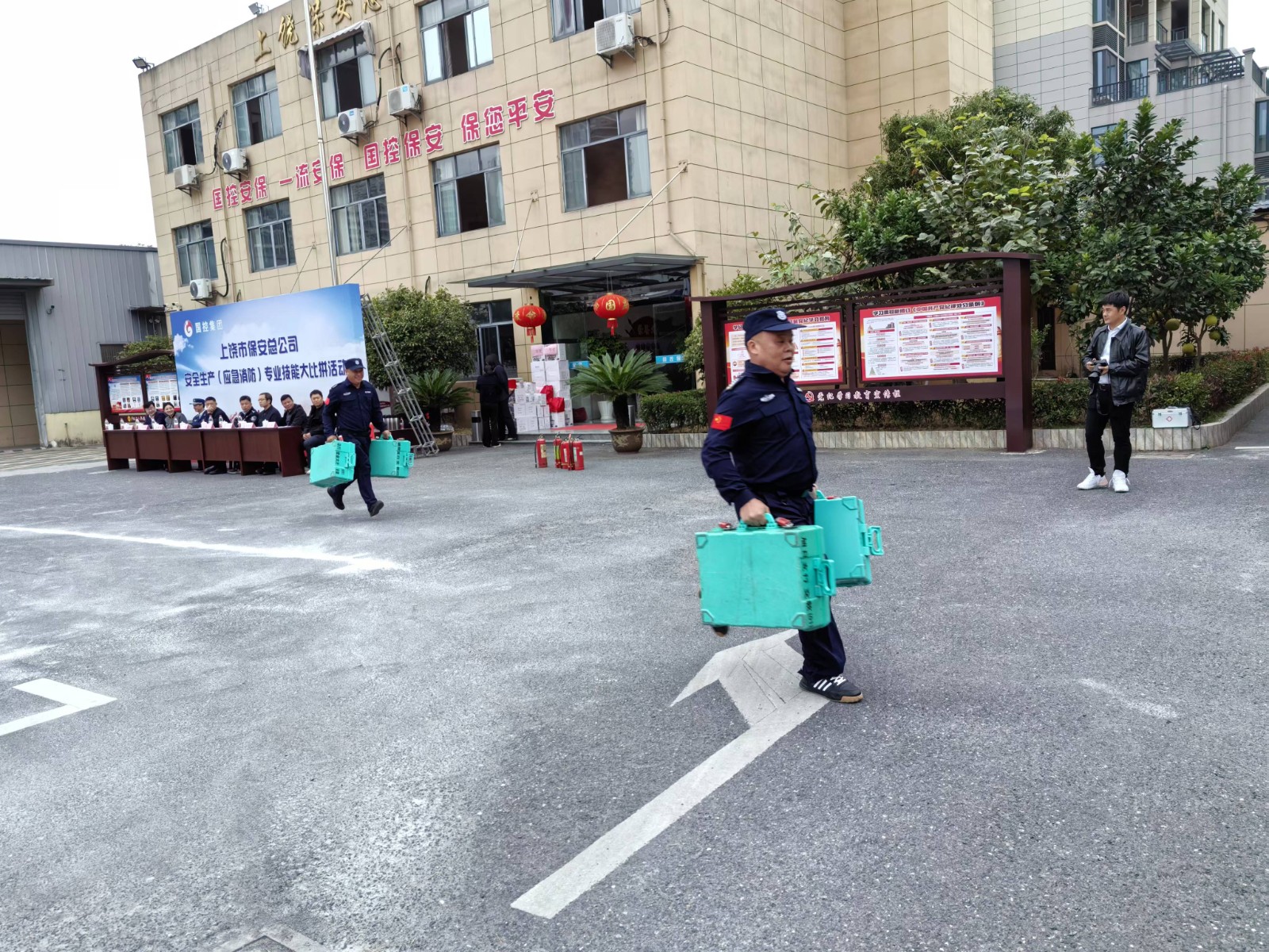 b8fba0c9a61f175e3315f610924c032a.jpg b8fba0c9a61f175e3315f610924c032a.jpg