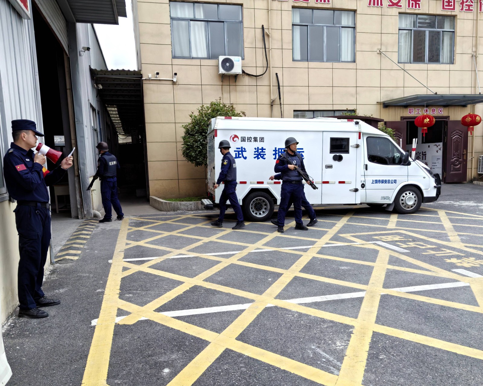 b9b372fd742e2774d4ff3a7d1b58286e.jpg b9b372fd742e2774d4ff3a7d1b58286e.jpg